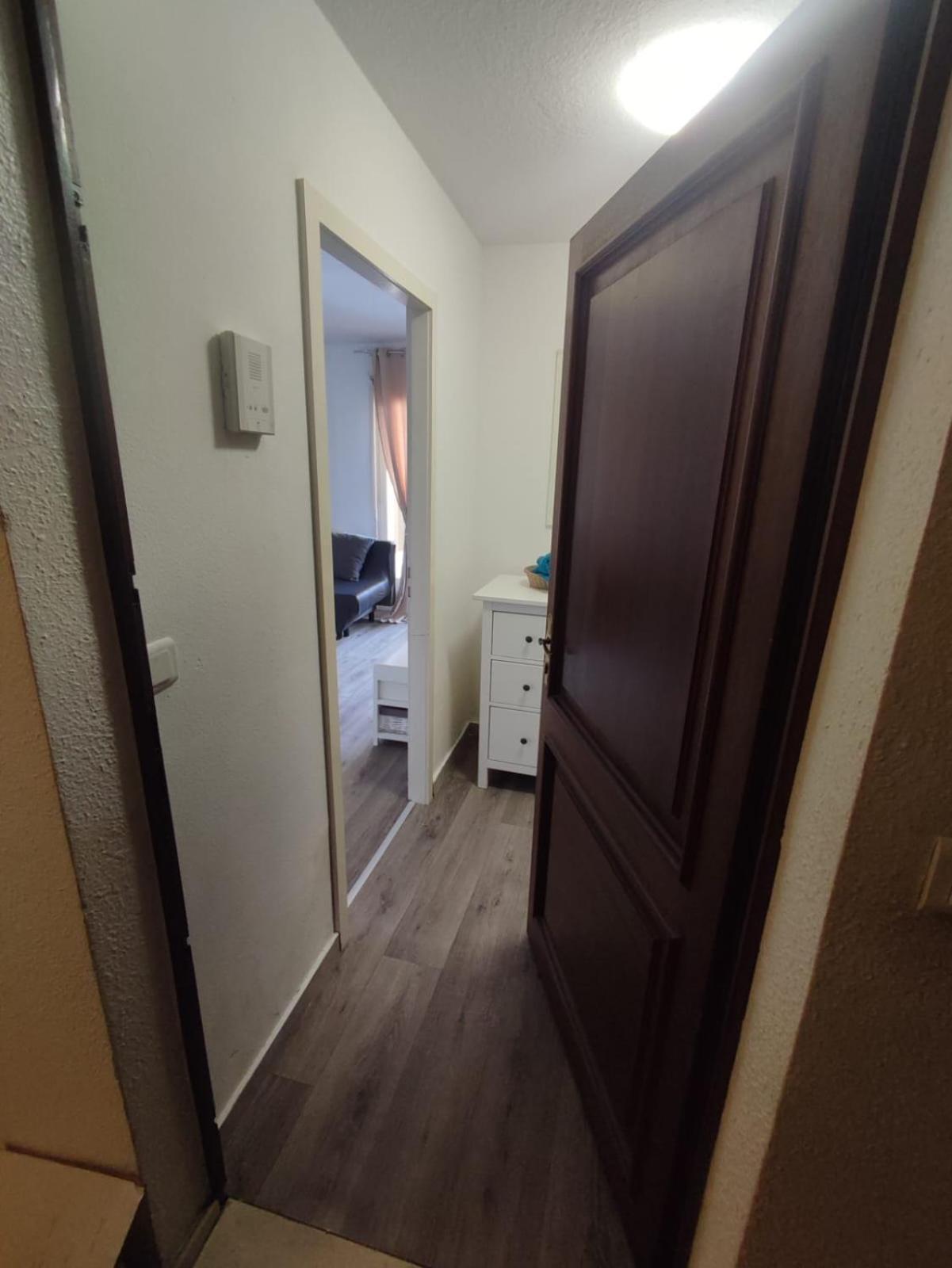 Douillet-Kanamappart-Euroairport Apartment แซ็ง-ลุยส์ ภายนอก รูปภาพ