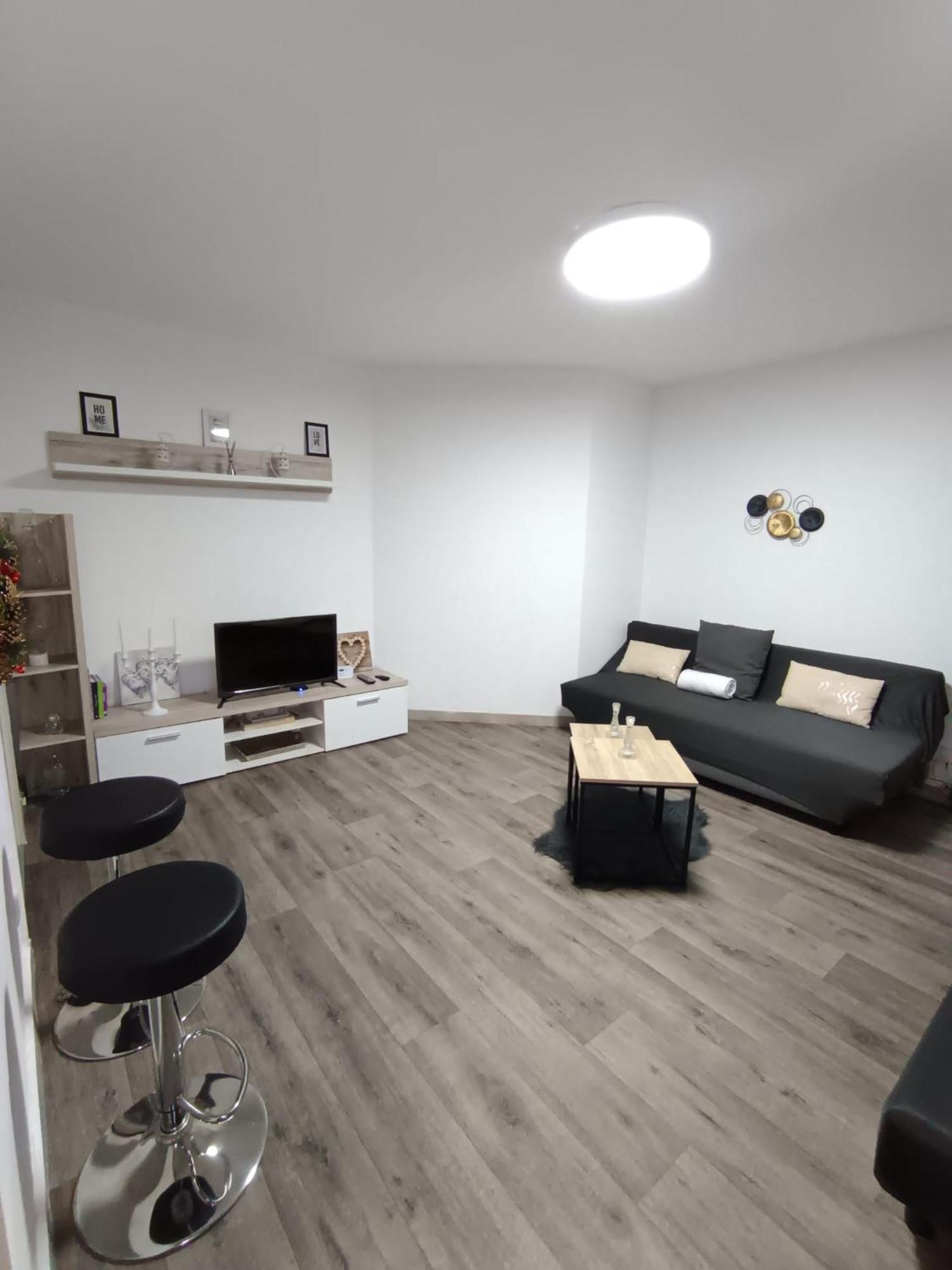 Douillet-Kanamappart-Euroairport Apartment แซ็ง-ลุยส์ ภายนอก รูปภาพ
