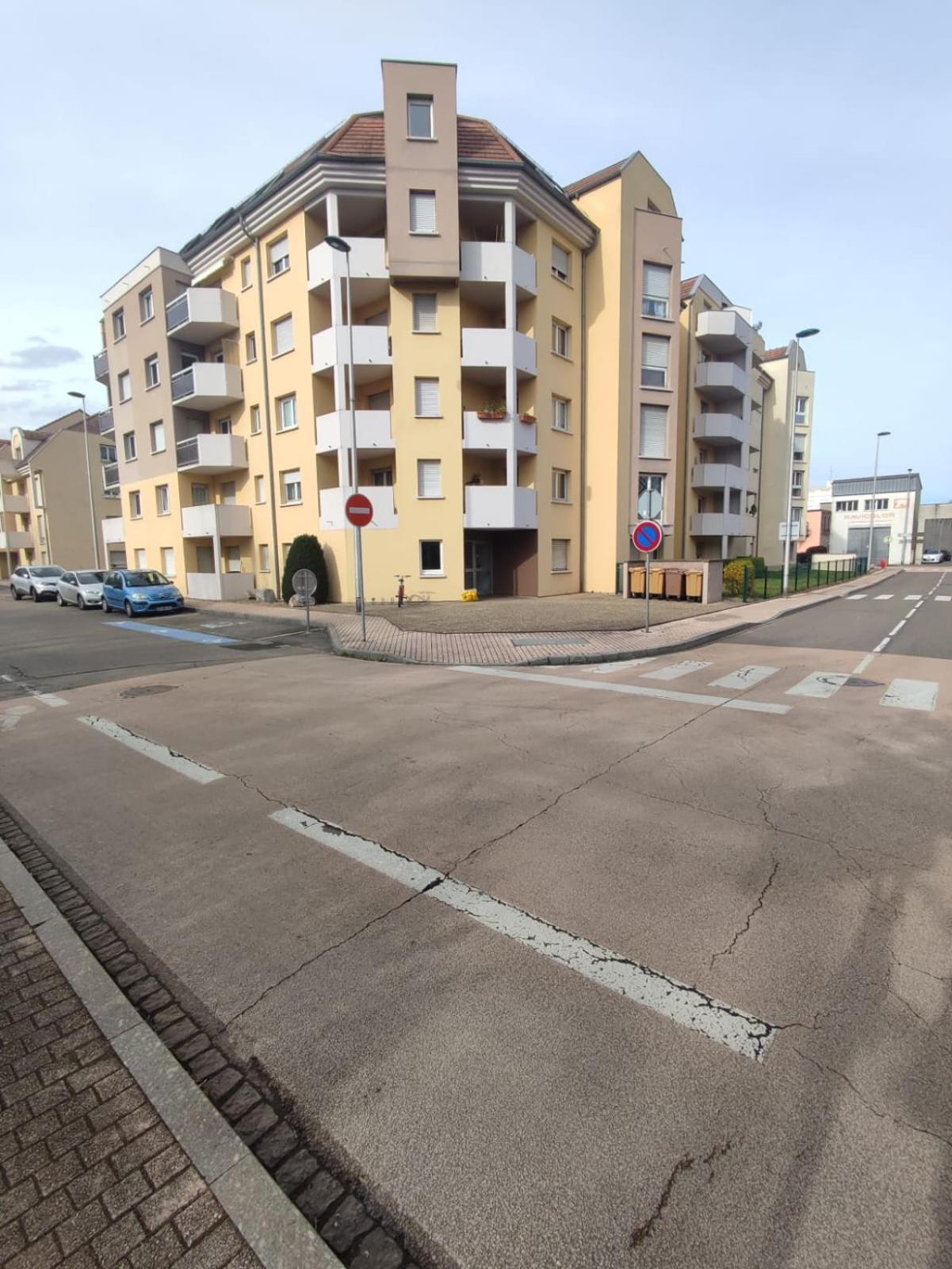 Douillet-Kanamappart-Euroairport Apartment แซ็ง-ลุยส์ ภายนอก รูปภาพ